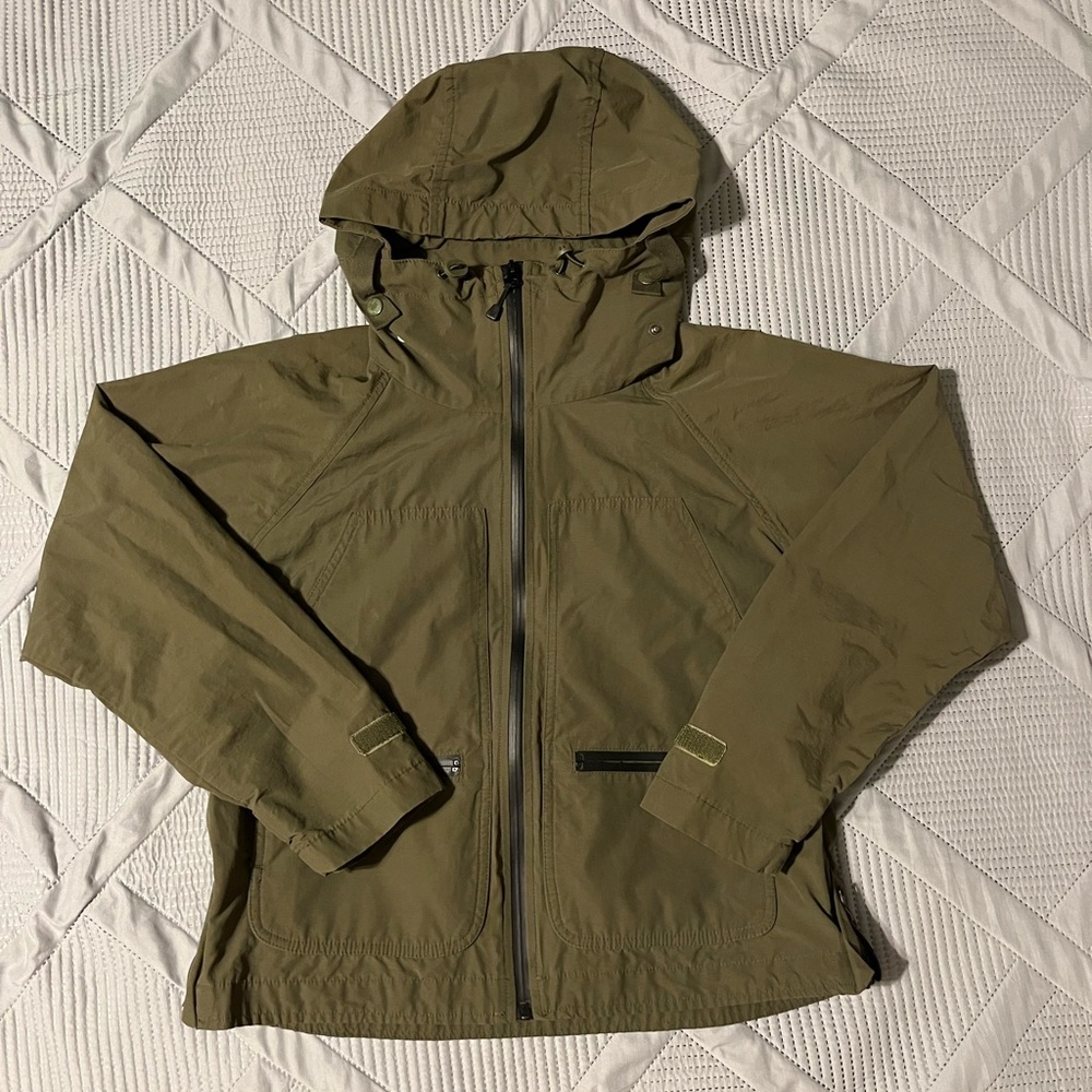 GAP Water Resistant Hooded Jacket “Ripe Olive” (XS)